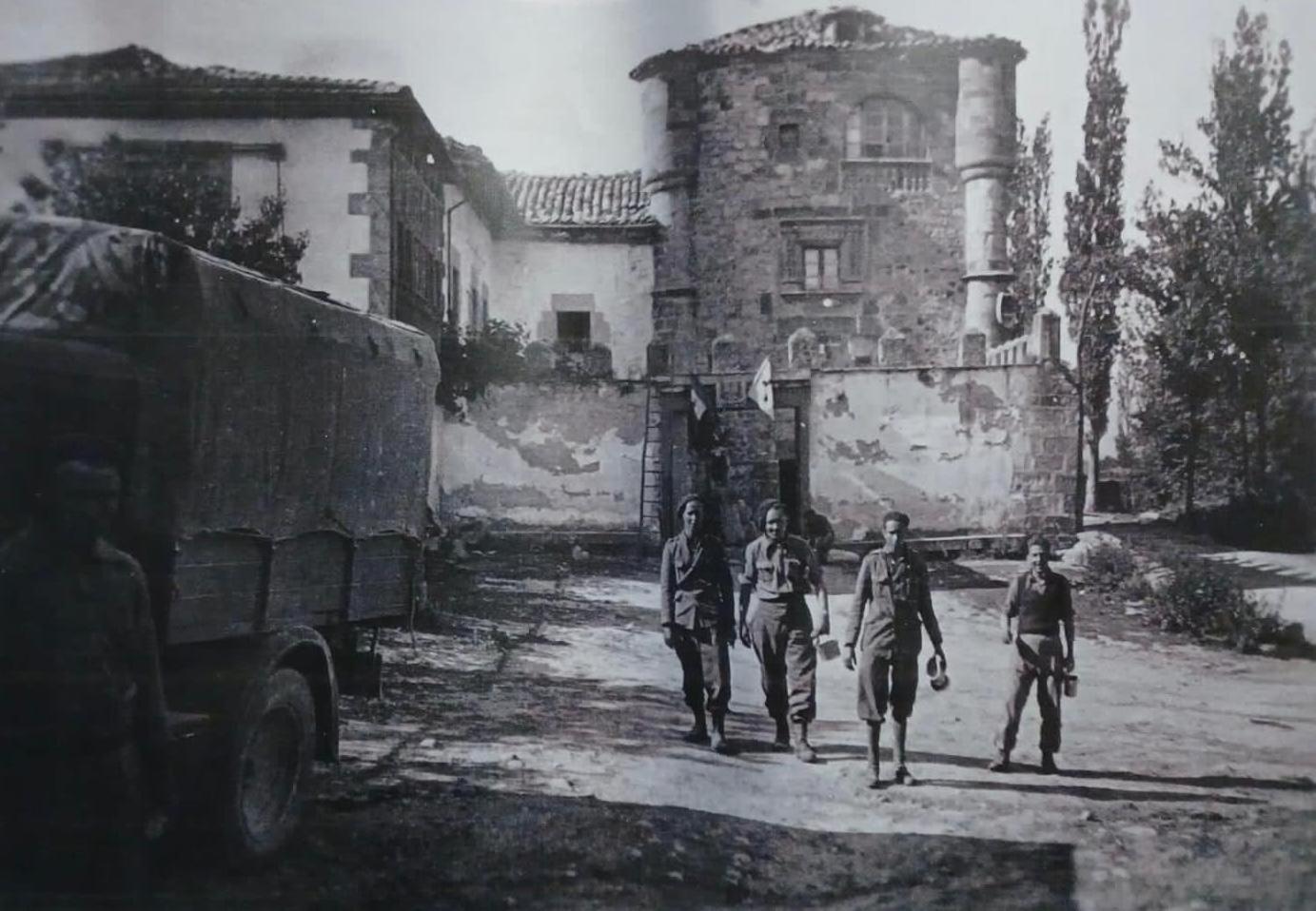 Palacio De Los Alvarado En Las Merindades El Ribero Exterior foto
